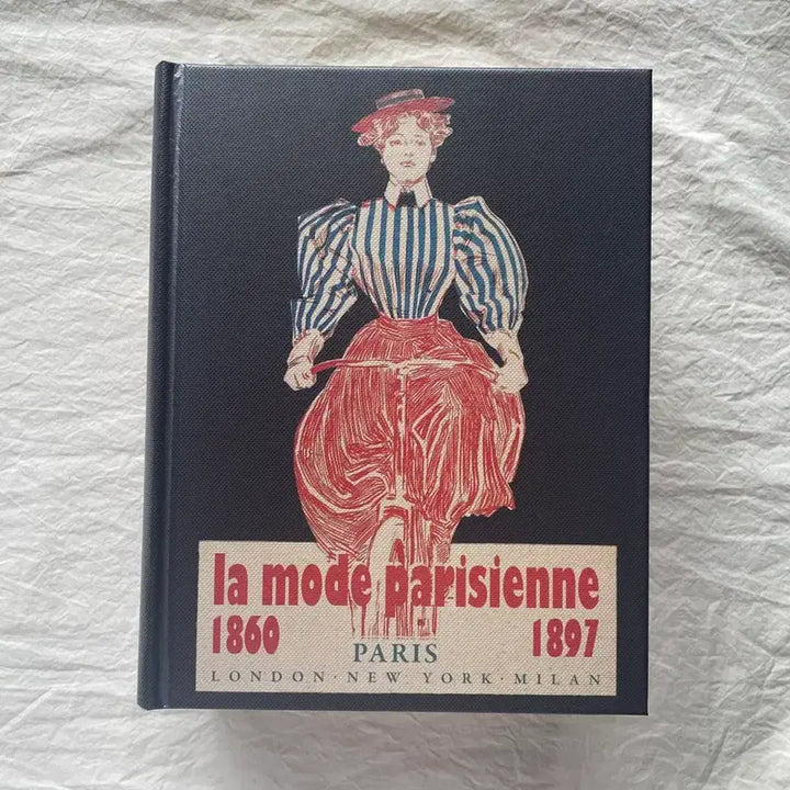 [BUNJANG] La Mode Parisienne Vintage Dress Book / 텀블벅 라 모드 파리지엥 빈티지 드레스북