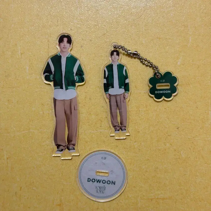 [BUNJANG] Day6 Dowoon Japan MD Acrylic Stand &amp; Mini Stand Keyring / 데이식스 일본MD 도운 아크릴 스탠드&amp; 미니스탠드 키링