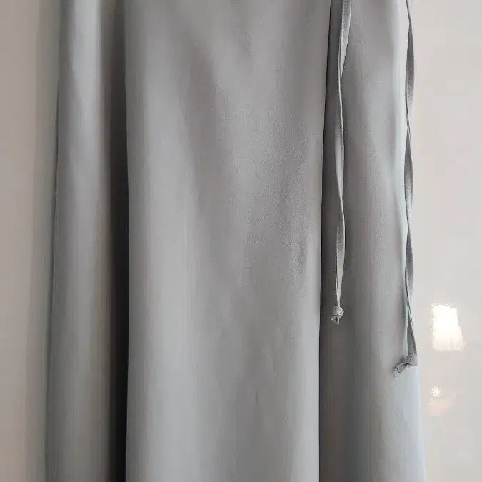 [SOLD OUT] 랩처럼 보이는 하늘색 리본 롱 스커트