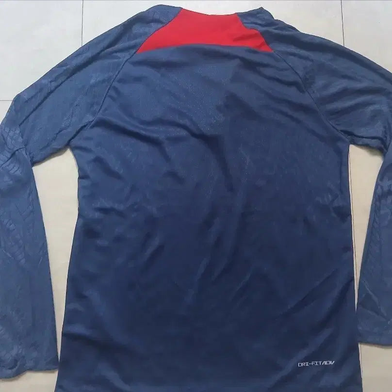 [BUNJANG] Paris Saint-Germain 22/23 Training Top - Size M / 22/23 파리 생제르맹 트레이닝 탑