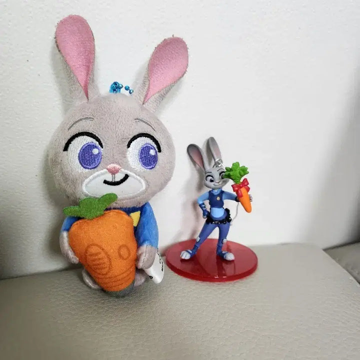[BUNJANG] Judy Figure &amp; Keyring Bundle / 주디 피규어, 키링 일괄 택포)1.8만원에 팝니다
