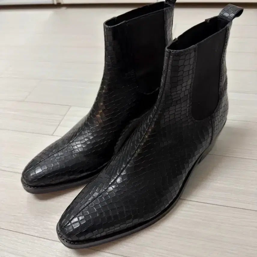 [BUNJANG] Straight to Hell Leather Chelsea Boots Snake Pattern / 가죽 첼시 부츠 (US 9/ KR 265-270)