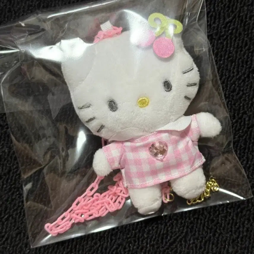 [BUNJANG] Hello Kitty 90s Cherry Pink Lil Mascot Keychain / 헬로키티 90s 체리 핑크 릴 마스코트 키링