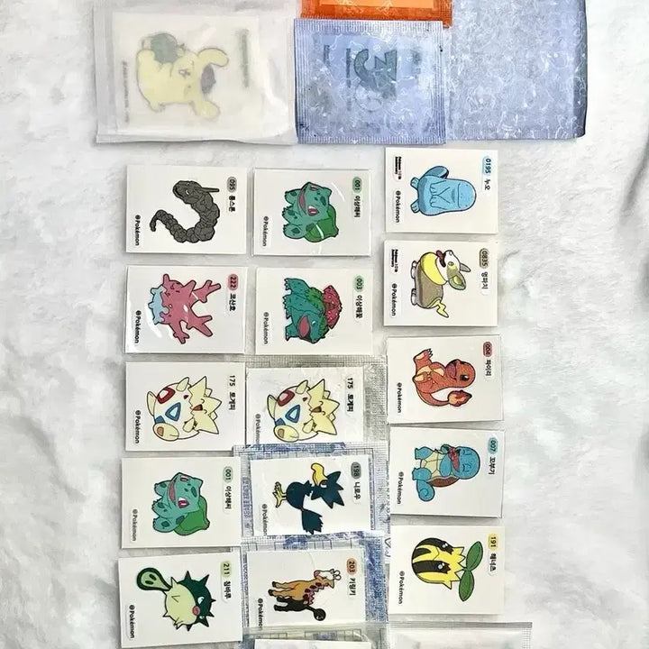 [BUNJANG] Pokemon 30th Anniversary Mega Tteobuk Ddakji Sanrio Cheolwoong / 제시급처!!)) 포켓몬 30주년 메가띠부씰 철웅이 산리오 판매합니다