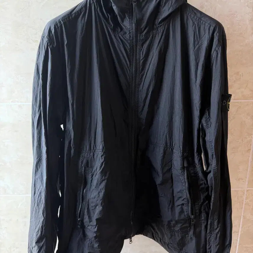 [BUNJANG] Stone Island Crinkle Down Nylon Hooded Jacket Black XL / 스톤아일랜드 크링클랩스 나일론 바람막이 블랙 XL