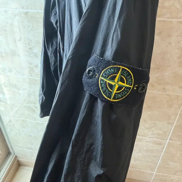 [BUNJANG] Stone Island Crinkle Down Nylon Hooded Jacket Black XL / 스톤아일랜드 크링클랩스 나일론 바람막이 블랙 XL