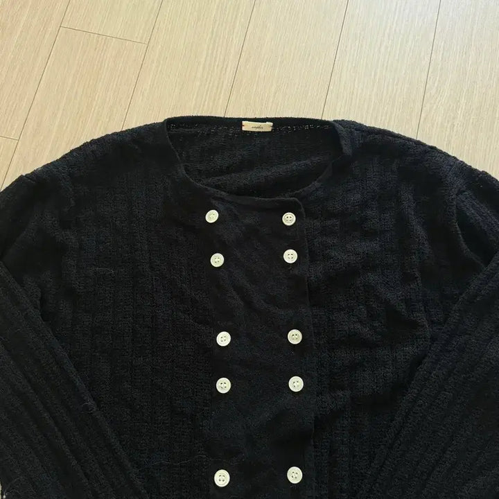 [BUNJANG] VIA PLAIN Summer Black Cardigan Pearl Button Detail / 비아플레인 여름블랙가디건