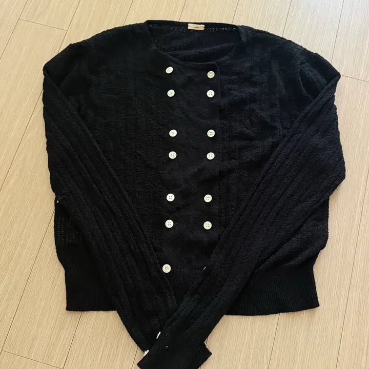 [BUNJANG] VIA PLAIN Summer Black Cardigan Pearl Button Detail / 비아플레인 여름블랙가디건