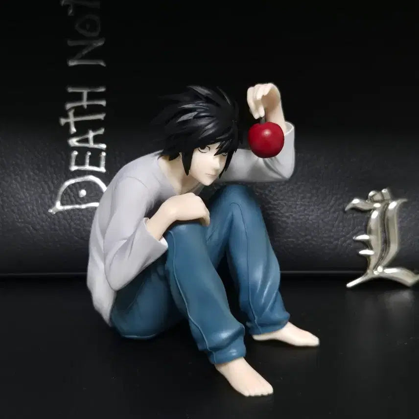 [BUNJANG] Death Note L Figure (Box Included) / 데스노트 L 피규어(박스 O)
