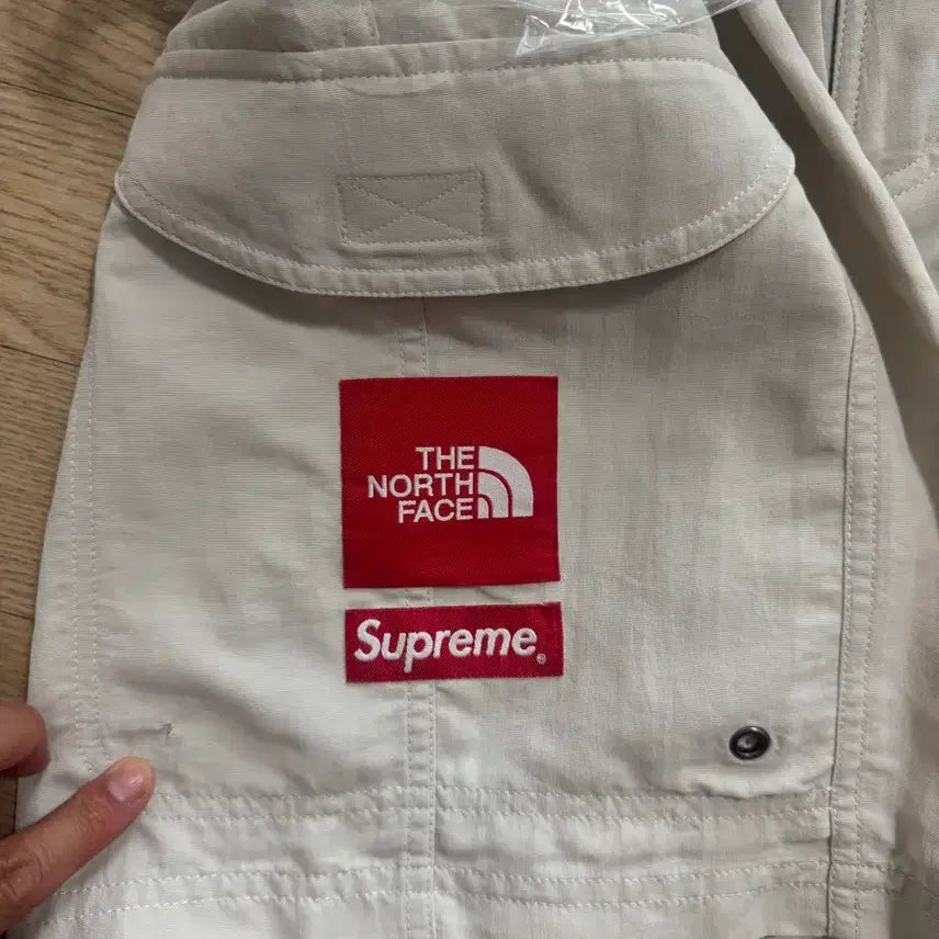 [BUNJANG] Supreme x The North Face Trekking Packable Belt Shorts Stone M / 슈프림 x 노스페이스 트레킹 패커블 벨트 쇼츠 스톤 M