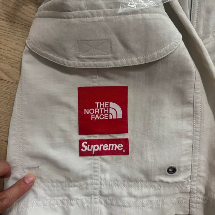 [BUNJANG] Supreme x The North Face Trekking Packable Belt Shorts Stone M / 슈프림 x 노스페이스 트레킹 패커블 벨트 쇼츠 스톤 M