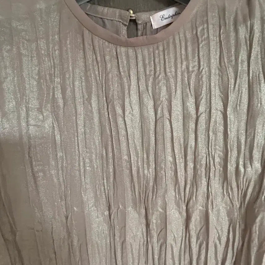 [BUNJANG] Okan Pleated Pearl Blouse - Pink Gold Beige / 오칸 플리츠 펄 핑크골드베이지 블라우스