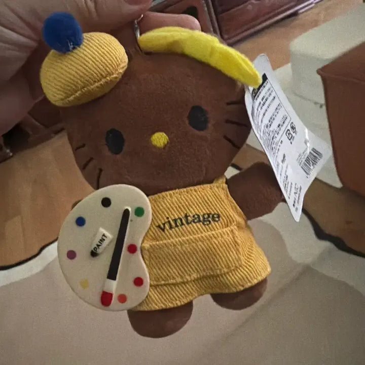 [BUNJANG] Hello Kitty Tanning Artist Mascot Keyring / 태닝 화가 키티 키링, 헬로키티 스타일업 마스코트 키링