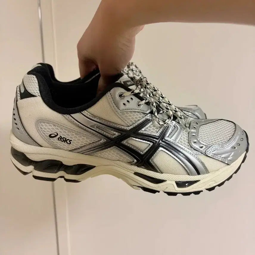 [BUNJANG] ASICS Gel Nimbus 10.1 Cream Black Sneakers / 아식스 젤 님버스 10.1 크림블랙 280