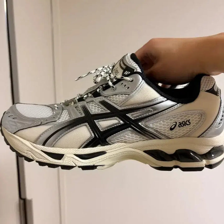 [BUNJANG] ASICS Gel Nimbus 10.1 Cream Black Sneakers / 아식스 젤 님버스 10.1 크림블랙 280
