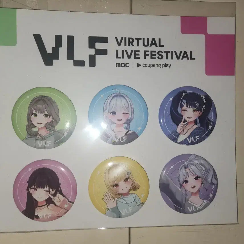 [BUNJANG] IDOLCHAMP Virtual Live Festival Badge Set / 이세계아이돌 VLF 버라페 버추얼 라이브 페스티벌 뱃지 세트 양도합니다