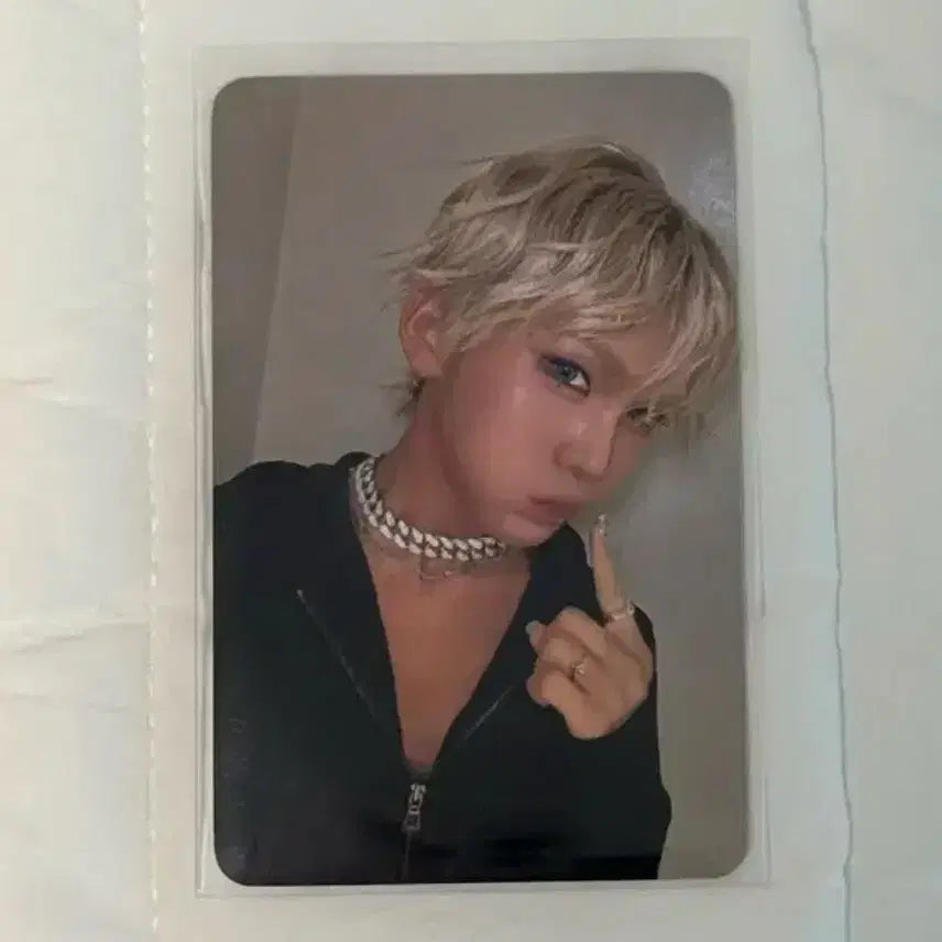 [BUNJANG] X Love (XLOV) Hyun 1st Week Official Photocard / 엑스러브 XLOV 현 1주차 공방포카