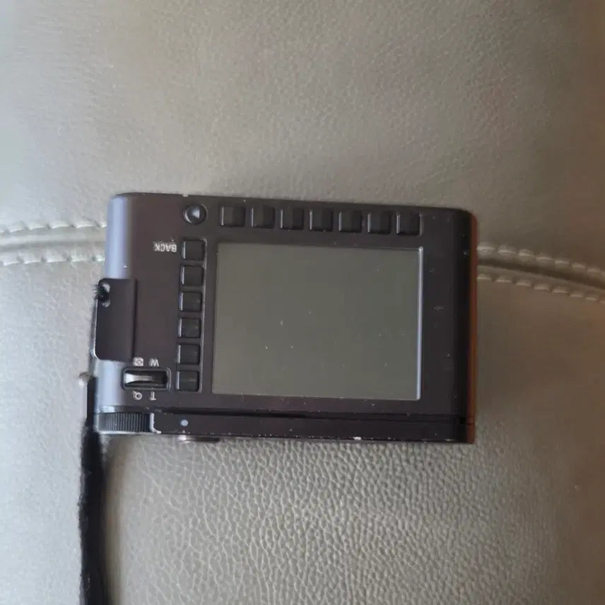 [BUNJANG] Samsung NV10 Vintage Digital Camera Full Set with New Battery, Universal Charger, and Memory Card / 풀세트 삼성 NV10 빈티지 디카 [새 배터리+만능충전기+메모리 포함]