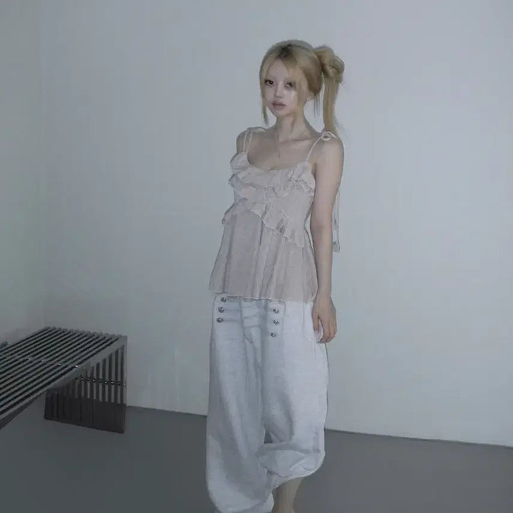 [BUNJANG] The Air Town Sleeveless Blouse / 디에어타운 나시 블라우스 (1번 착용)