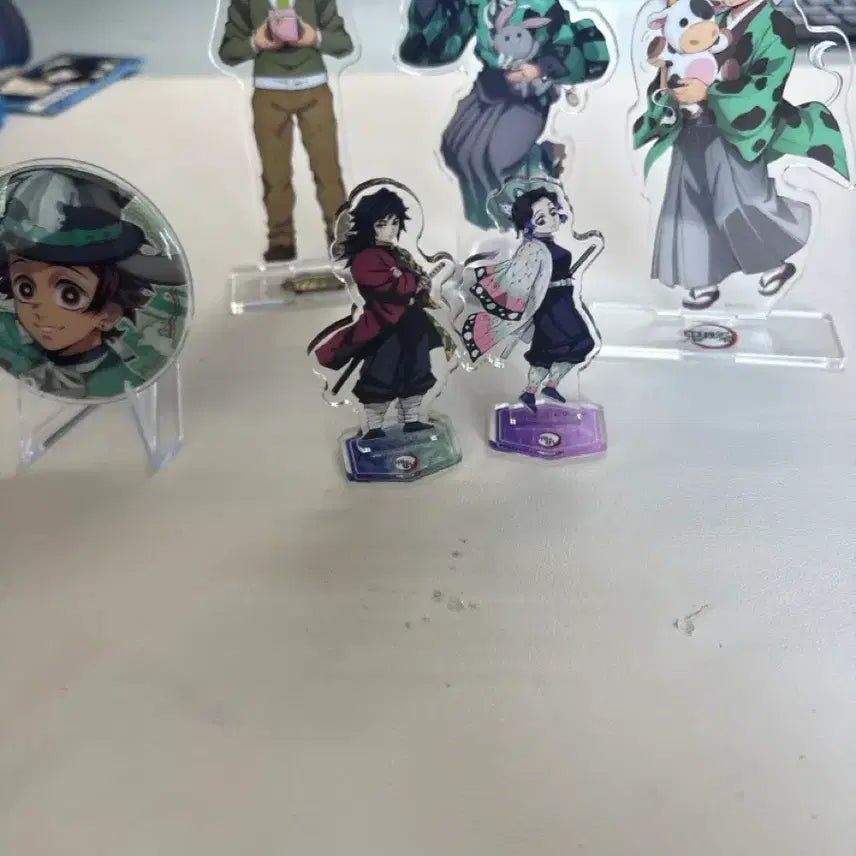 [BUNJANG] Demon Slayer Tanjiro Acrylic Stand &amp; Can Badge Set / 귀칼 탄지로 아크릴스탠드 캔뱃지