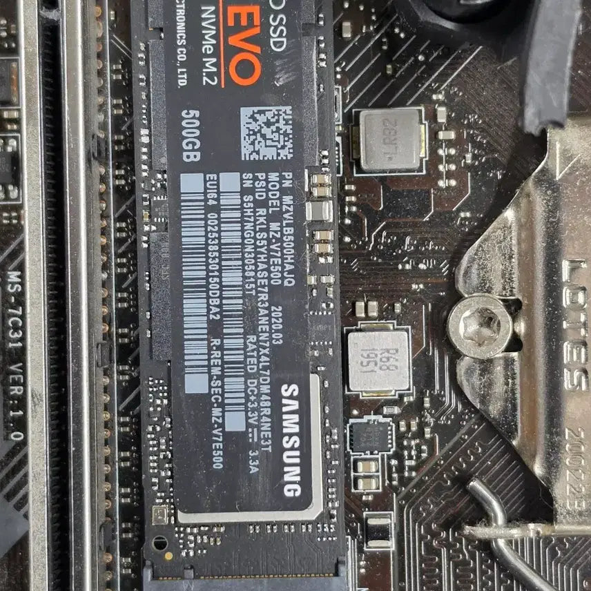 [SOLD OUT] 인텔 코어 i5-9600KF 3.7GHz CPU 삼성M2 500G