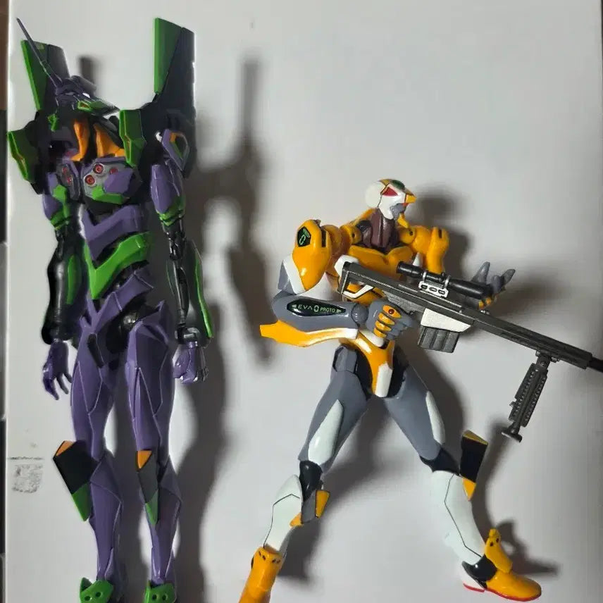 [BUNJANG] Revoltech Evangelion Unit 00 &amp; RG Evangelion Unit 01 (Assembled) / rg초호기 가조립, 에반게리온 리볼텍 0호기