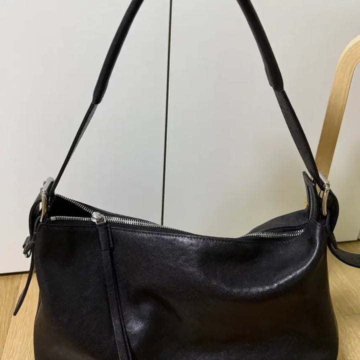 [BUNJANG] Lemaire Belted Baguette Bag Black Leather / 르메르 벨티드 바게트백 블랙