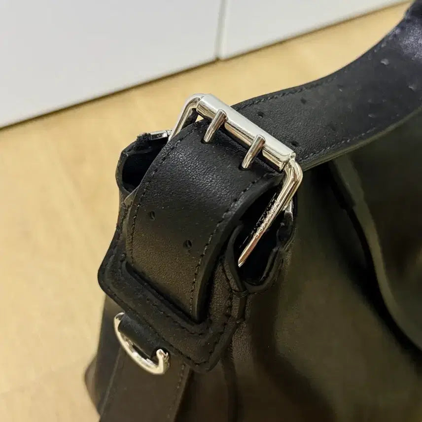 [BUNJANG] Lemaire Belted Baguette Bag Black Leather / 르메르 벨티드 바게트백 블랙