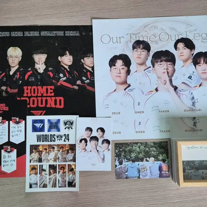 [BUNJANG] T1 ZOFGK 24Worlds Cheerfull Frame Postcard Sticker Bundle Set / T1 제오페구케 ZOFGK 치어풀 액자 엽서 스티커 24월즈 홈그 일괄