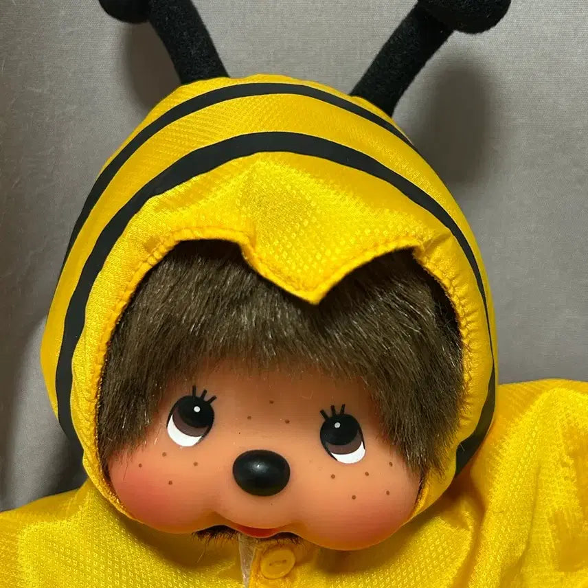 [BUNJANG] Monchhichi Bee Raincoat Plush / 우비 몬치치