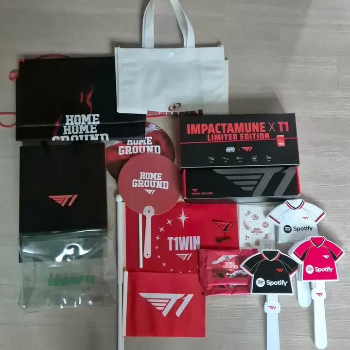[BUNJANG] T1 Homeground Merchandise Bundle / 티원홈그라운드 굿즈 일괄 T1 응원팔찌 쇼핑백 응원도구 등