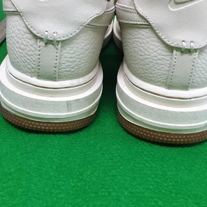 [BUNJANG] Nike Air Force 1 Luxe Pearl White DB4109-200 / 나이키 에어포스 1 럭스 펄 화이트 DB4109-200