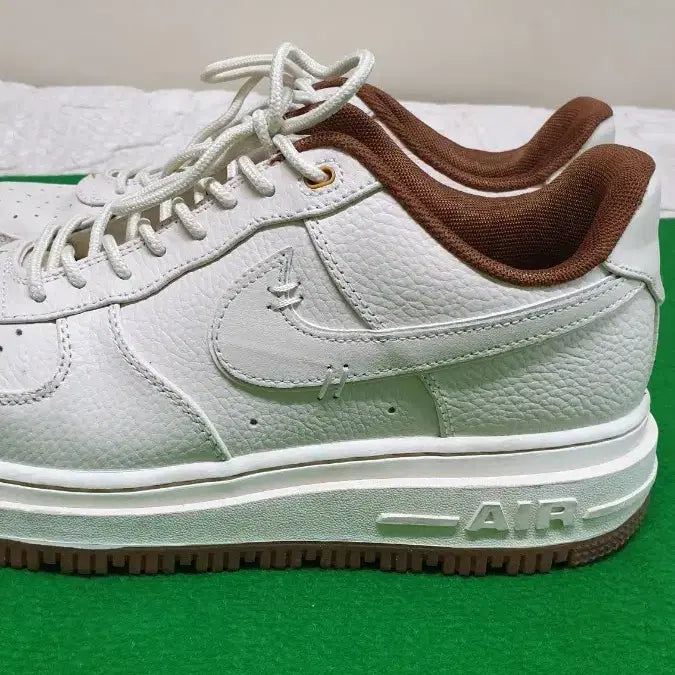 [BUNJANG] Nike Air Force 1 Luxe Pearl White DB4109-200 / 나이키 에어포스 1 럭스 펄 화이트 DB4109-200