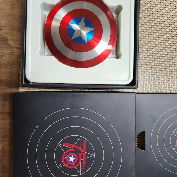 [BUNJANG] Captain America Shield Power Bank 75th Anniversary Limited Edition / 캡틴아메리카 방패 보조배터리 75주년 기념