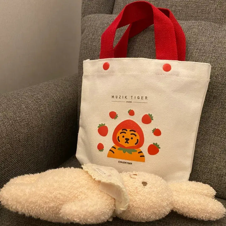[BUNJANG] Muziktiger Strawberry Ddung-rangi Mini Eco Bag with Pouch / 무직타이거 딸기 뚱랑이 미니 에코백+추가증정 파우치