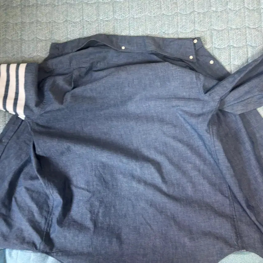[BUNJANG] Thom Browne Chambray Diagonal Name Tag Shirt Blue / 톰브라운 샴브레이 사선 네임택 셔츠 블루