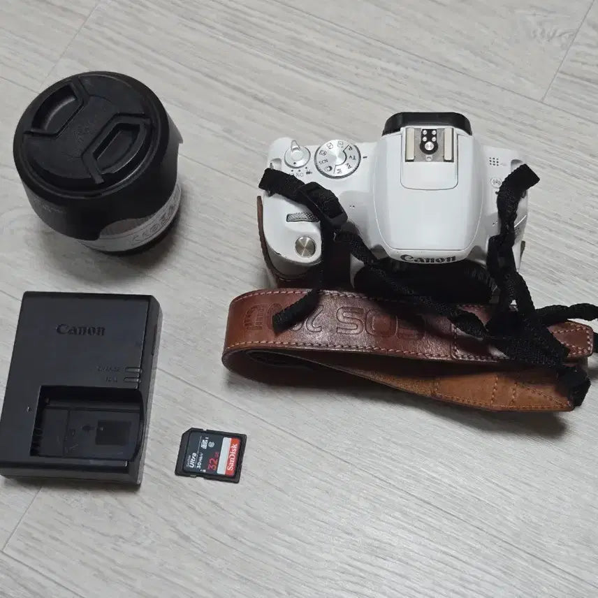[BUNJANG] Canon EOS 200D White 18-55mm IS STM Lens Kit / 캐논 200d 화이트 18-55 IS STM 번들렌즈 킷