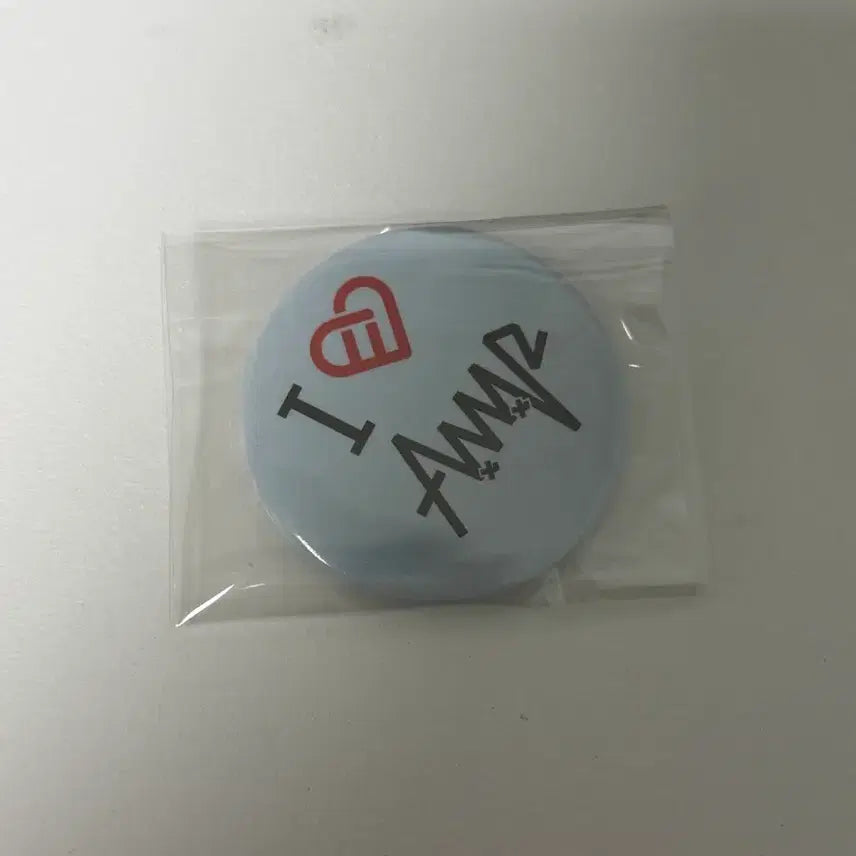 [BUNJANG] AxMxP (AMP) LOVE FNC Pin Button / AxMxP 에이엠피 LOVE FNC 럽펜씨 핀버튼