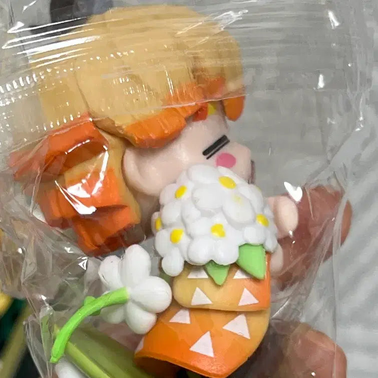 [BUNJANG] Demon Slayer Agatsuma Zenitsu Birth Flower Series Figure (Sealed) / [미개봉] 귀멸의 칼날 탄생화 시리즈 아가츠마 젠이츠 피규어