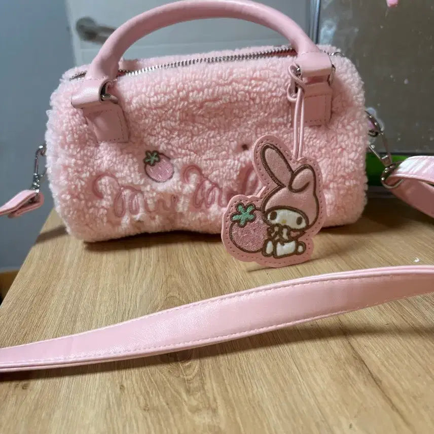 [BUNJANG] My Melody Fluffy Pink Mini Crossbody Bag / 마이멜로디 복슬복슬 핑크 미니 크로스백