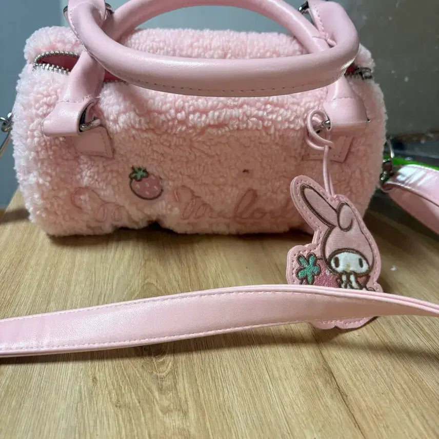 [BUNJANG] My Melody Fluffy Pink Mini Crossbody Bag / 마이멜로디 복슬복슬 핑크 미니 크로스백