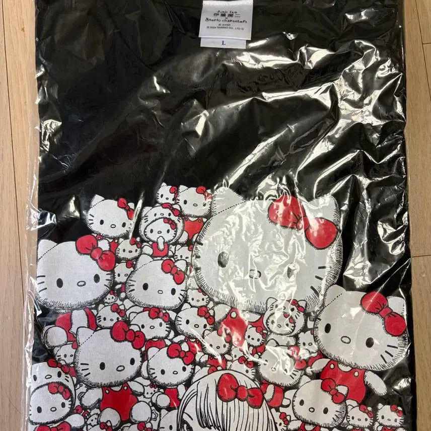 [BUNJANG] Junji Ito x Sanrio Collaboration Tomie T-Shirt Black / (새상품) 이토준지 산리오 티셔츠 블랙
