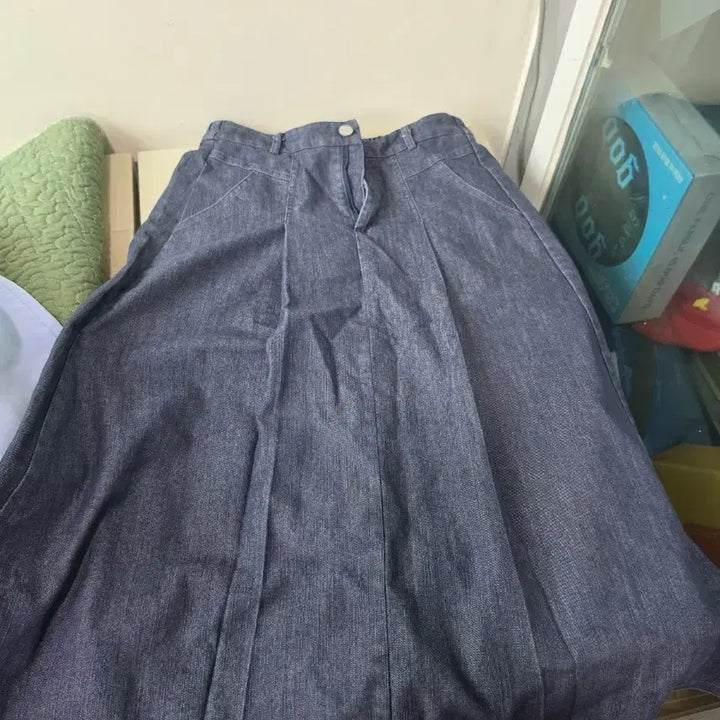 [SOLD OUT] 청 데님 플레어 미디스커트