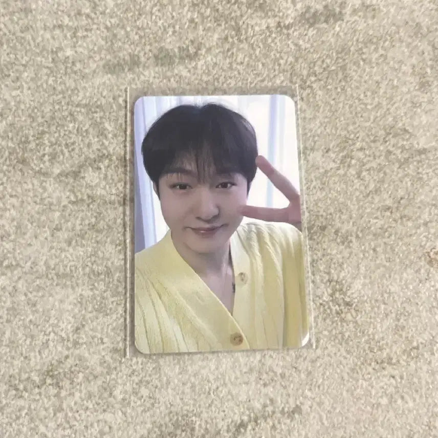 [BUNJANG] Lee Changsub Yellow Knit Photocard / 이창섭 노랑나트 포카