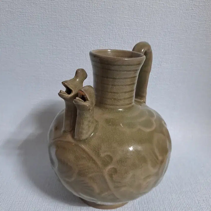 [BUNJANG] Chinese Celadon Vase with Floral and Relief Designs / 중국도자기 / 인테리어 장식품