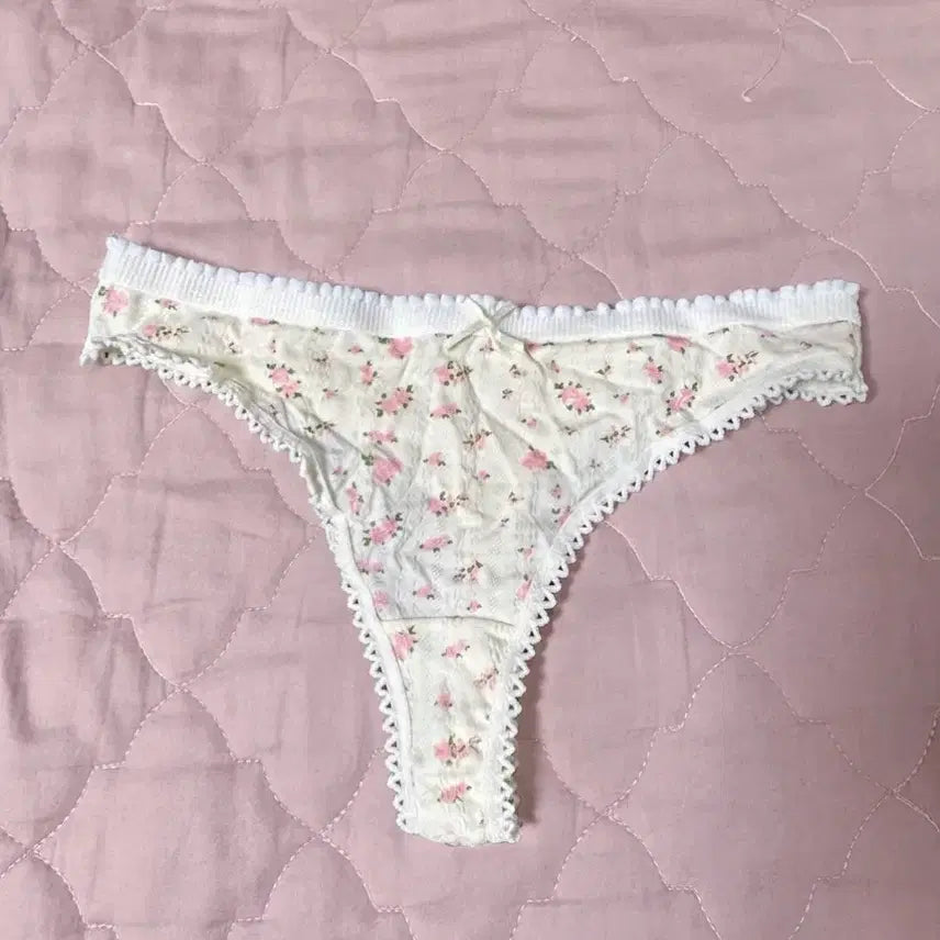 [BUNJANG] Floral Lace Thong Panty / (지퍼백 밀봉) 플로럴 티팬티