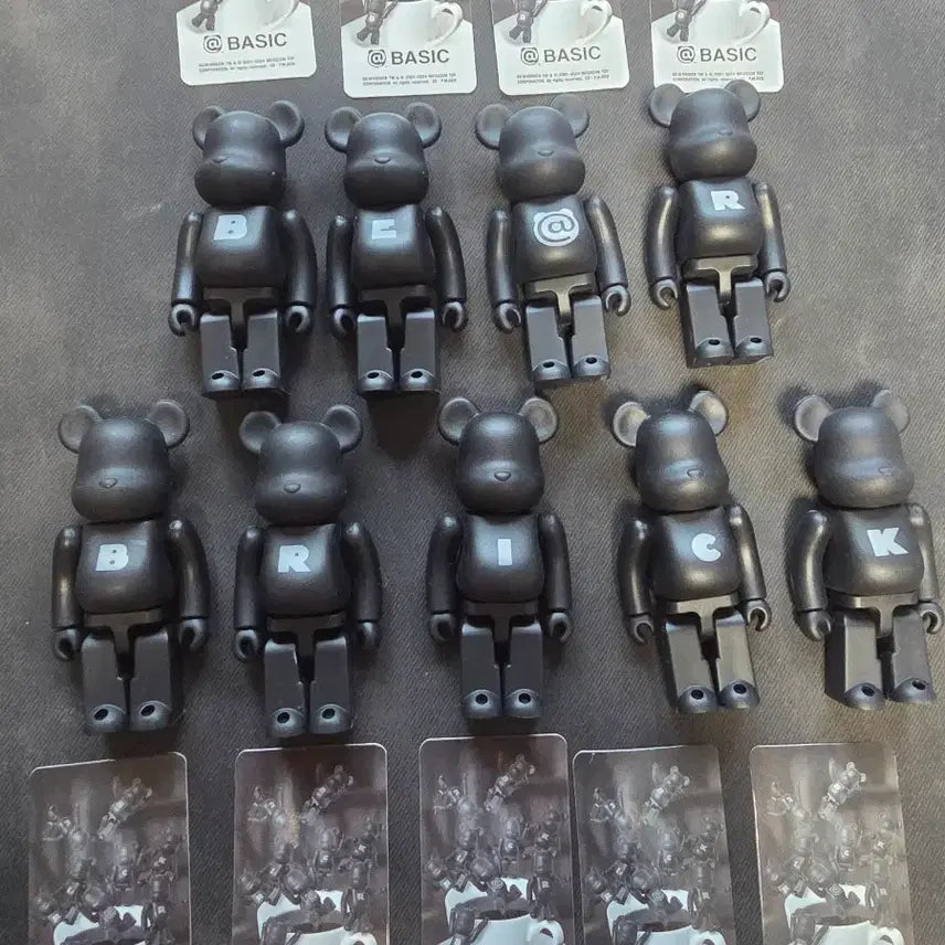 [SOLD OUT] 베어브릭 48탄 베이직 전종 개봉 판매