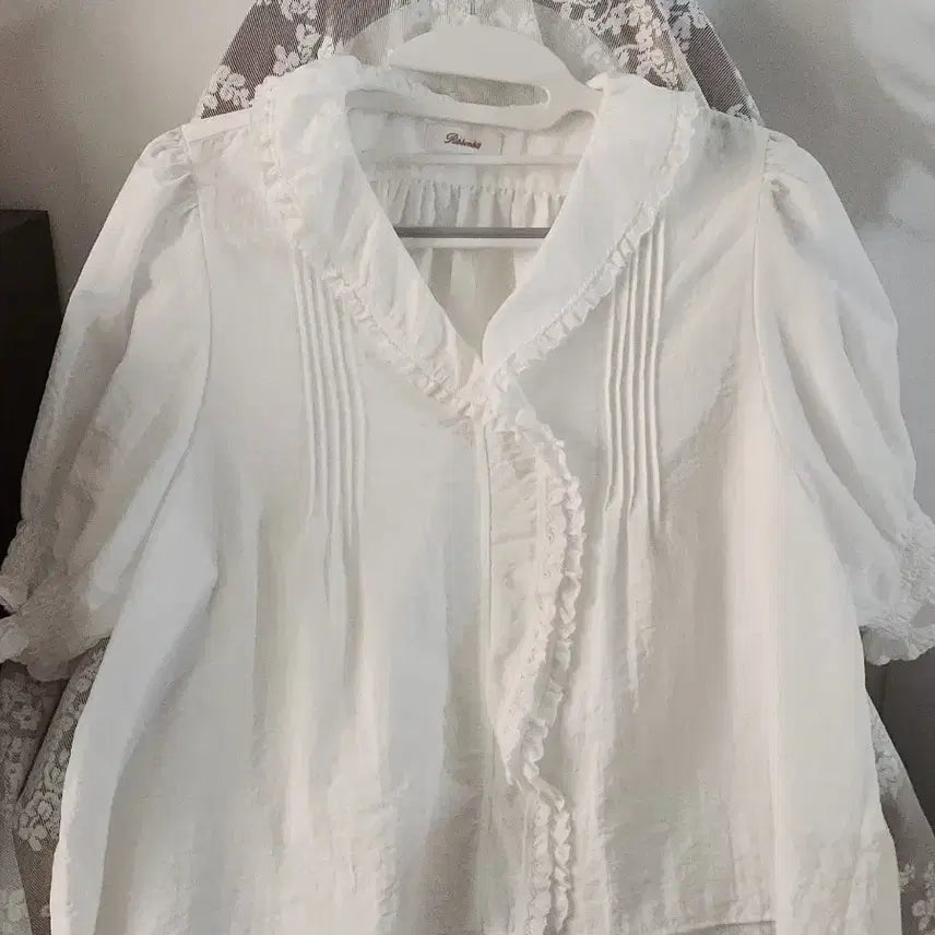 [BUNJANG] Ribbonbit Rosie Ruffle Blouse / 리본빛 로지빛 블라우스