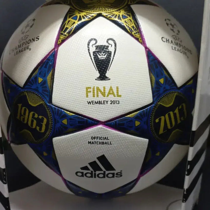 [BUNJANG] Adidas Champions League Wembley Finale 2013 Football / 아디다스 챔피언스리그 축구공 2013 웸블리 피날레