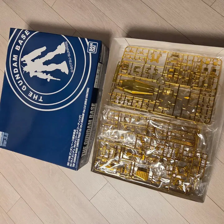 [BUNJANG] Gundam Base Limited RX-78-2 First Gundam Ver.3.0 Gold Coating Model Kit / MG 건담 베이스 한정판 RX-78-2 퍼스트 건담 Ver.3.0 골드